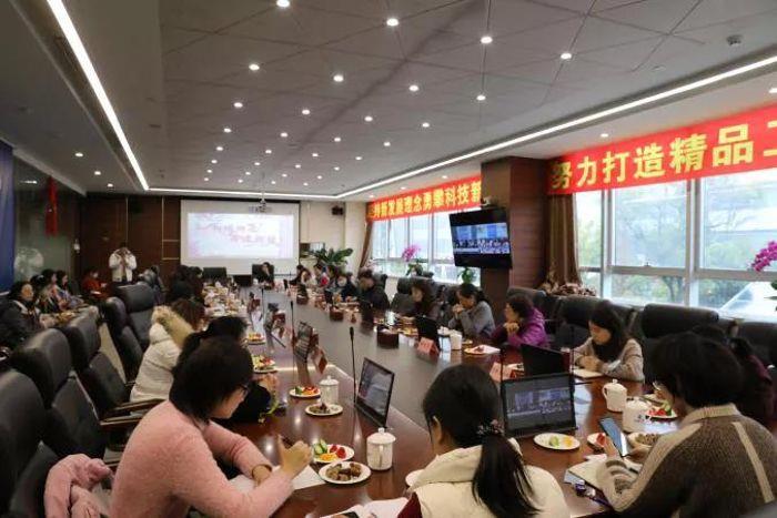 别样青春 